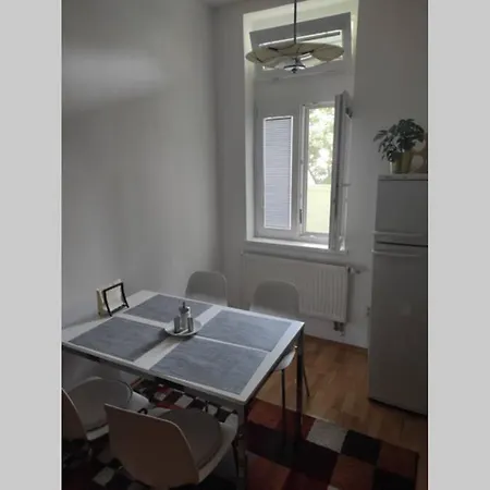 Silent Flat With Sauna In The Centre Of Bratislava, 7min Walking Distance To Downtown דירה